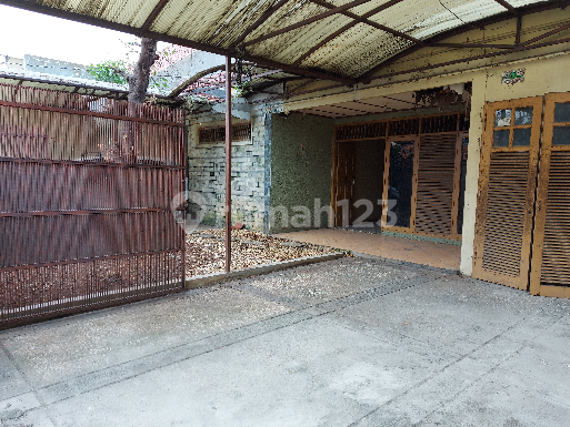 Rumah di asem Baris, Kebon Baru, Tebet