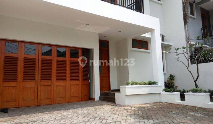 Rumah di Kemang Dalam , Baru dan Nyaman 1