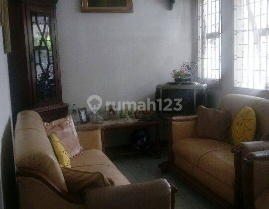 Rumah lama lokasi tenang di jl Angsana Pasar Minggu 2