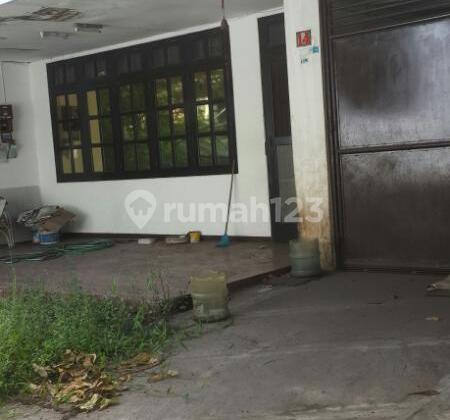 Ready-to-use house at the stadium 1