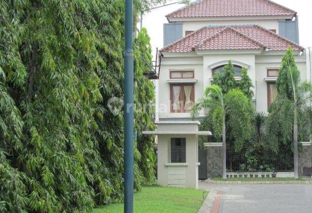 Rumah mewah ROW jalan besar di Klampis Regency, Surabaya 1