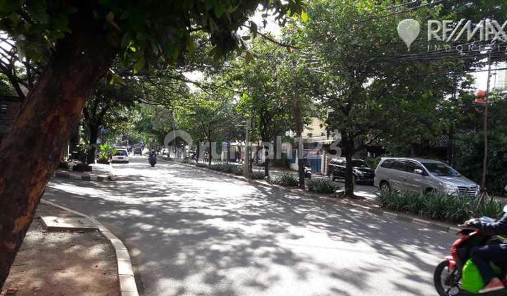 Rumah Tua Hitung Tanah di Jalan Haji Syafi'i Gandaria Jakarta Selatan Rumah Tua Hitung Tanah di Jalan Haji Syafi'i Gandaria Jakarta Selatan