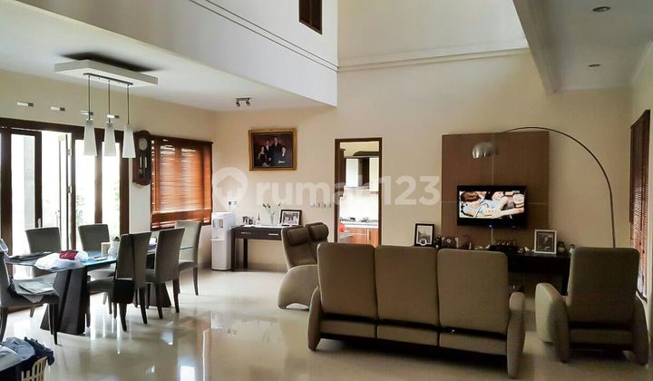 Rumah Mewah Sutera Buana, Alam Sutera. Strategis, Lay Out sangat bagus, Furnished, Tinggal bawa koper siap huni. 1
