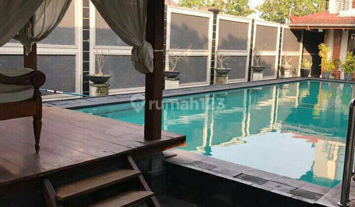 green house dg listrik Tenaga Surya,style etnik,Joglo,large swimpool, jarang ada 1