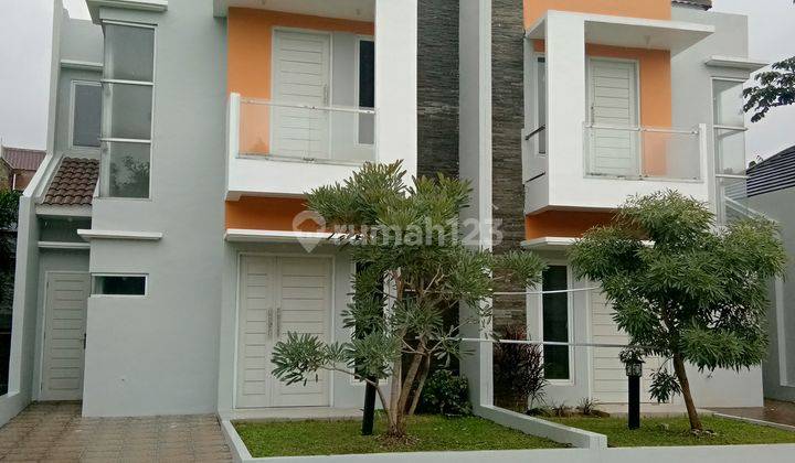 Rumah Cantik 2 lantai, Nyaman Aman Bebas banjir di Bintaro 2