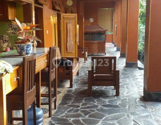 Rumah etnik kayu jati di colomadu solo 1