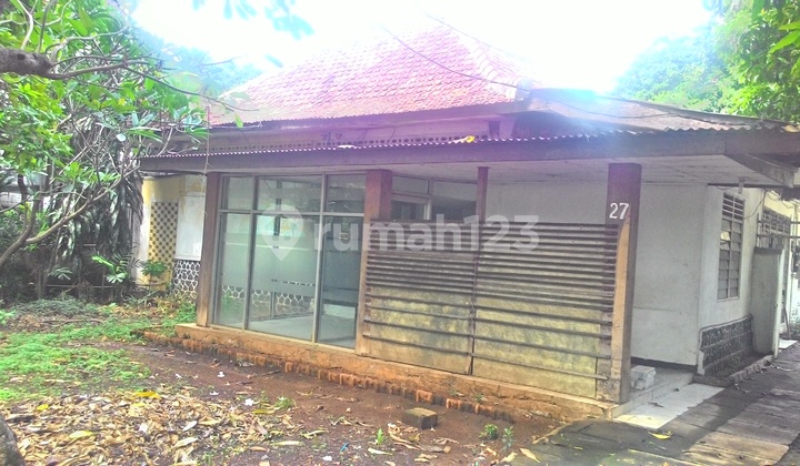 Rumah tua hitung tanah dengan lokasi strategis @ Bonang, Menteng 1