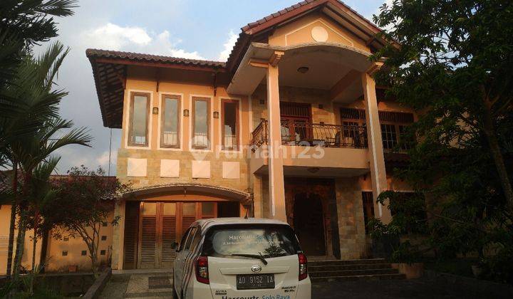 Villa cantik, mewah, view gunung lawu, adem.. 1