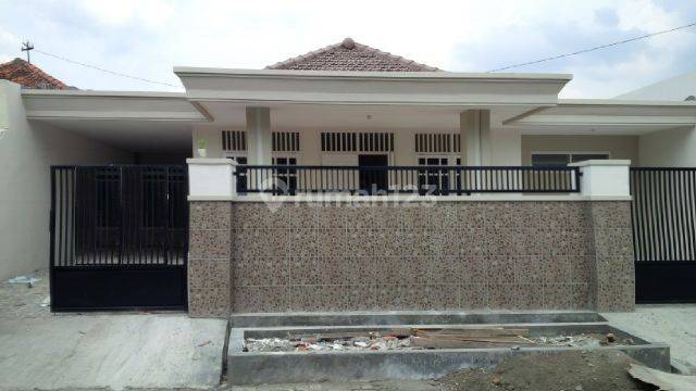 Rumah bagus sudah renovasi model minimalis di Kutisari Selatan Surabaya 1