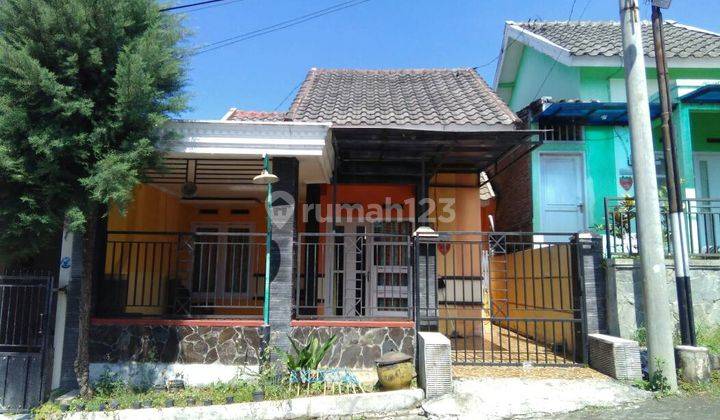 Rumah Cantik menarik bisa untuk Villa di kota Batu jawa timur 1