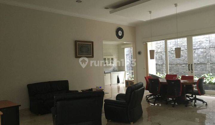 rumah jrg ada  terawat 300 m2 jakarta selatan 1