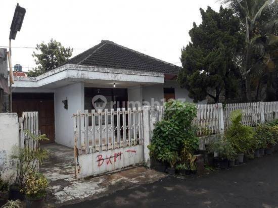 rumah lama di kebayoran lama area cidodol - cluster, hadap utara, jalan depan rumah lebar, area hunian. 1