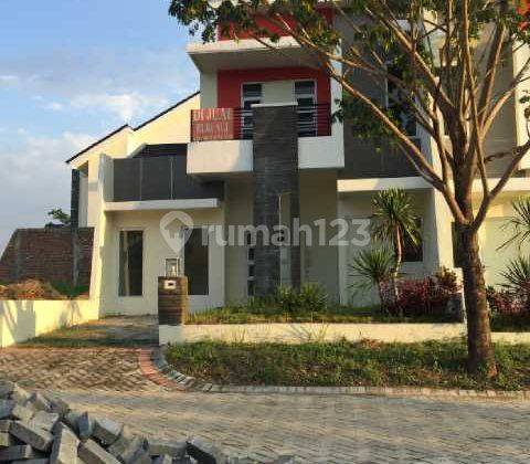 Rumah bagus minimalis 2 unit jejer di Perum Ladiva, Menganti, Gresik 1