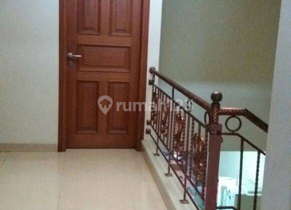 Rumah 2 Lantai Bagus Unfurnished Sertifikat Hak Milik 2