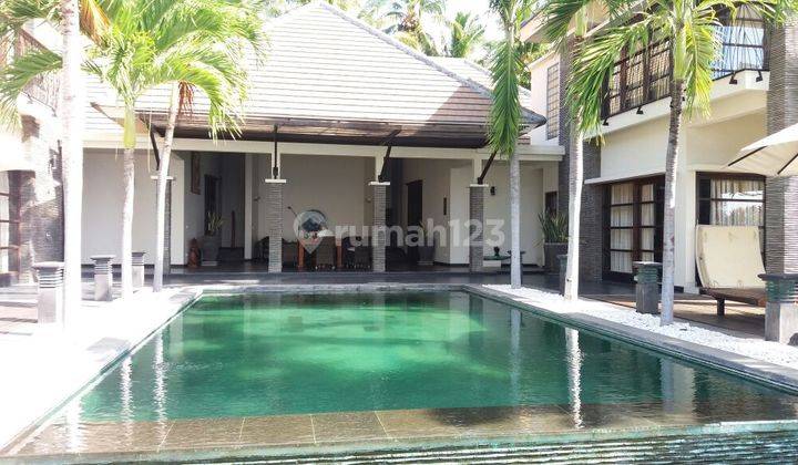 Beach Front Villa at Air Sanih, Singaraja 2