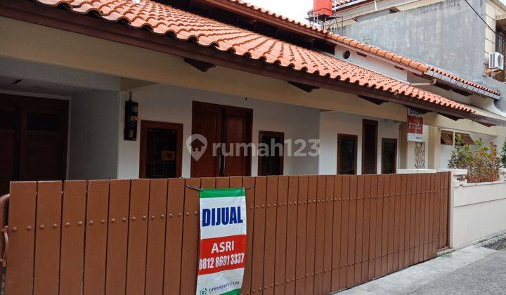 Rumah cantik..  Asri bergaya clasik..  Di tebet harga murah 1