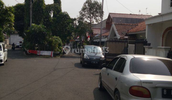 Rumah siap Huni..  Jalan besar..  Dekat taman 2