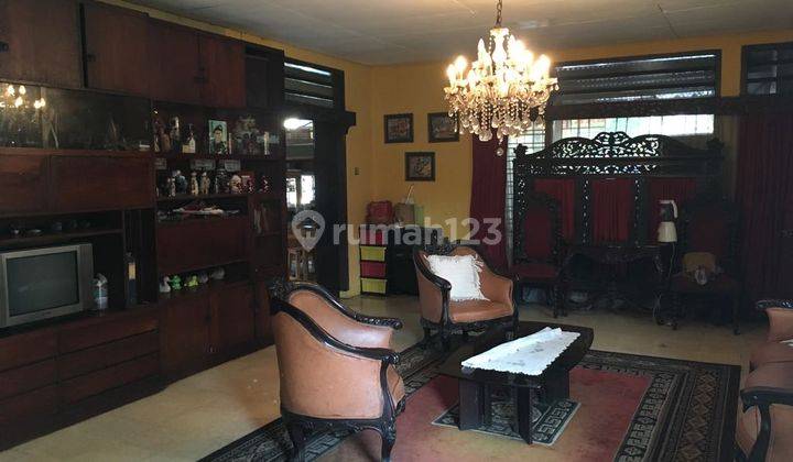 Rumah Asri dan Strategis di Bintaro