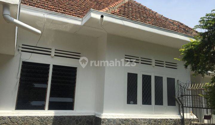 Rumah Asri area Strategis 2100 m2 2