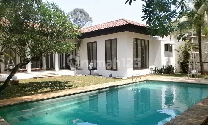 Beautiful House, big garden - Ampera