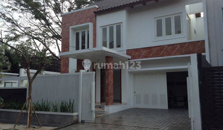 Rumah BrandNew  Bintaro Jakarta Selatan - Swimming Pool - Hanya 5 Menit ke Tol 2