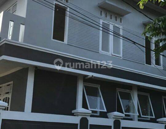 Rumah dengan harga ekonomis namun elegan dengan banyak jendela sbg ventilasi u 2