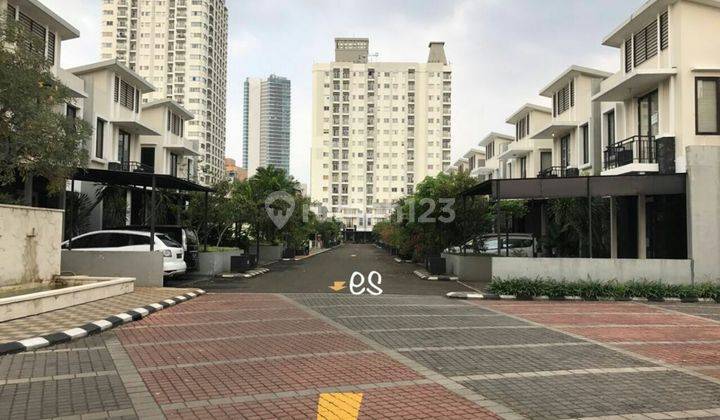 Turun Harga, Rumah Cantik Dalam Town House Di Thamrin City 2