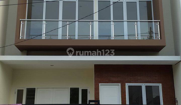 Rumah brand new minimalis di Pulomas - Jakarta Timur 1