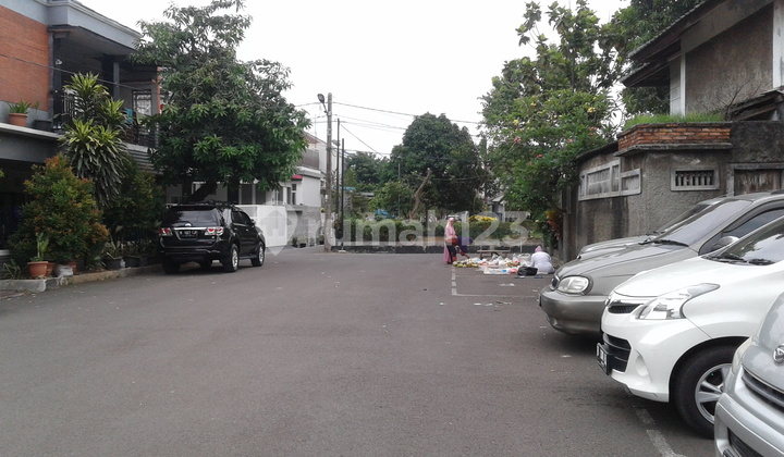 Turunnn Harga!!!Rumah Hoek Dekat Taman di Pondok Kopi 2