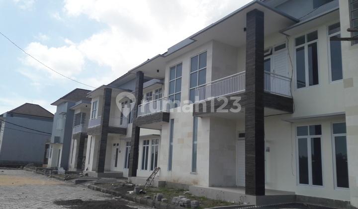 Rumah 2 lantai sertifikat hak milik 2