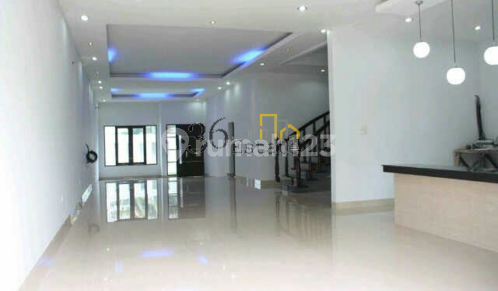 Luxury Villa House City Core Jl. Labu Luxury Villa House City Core Jl. Labu