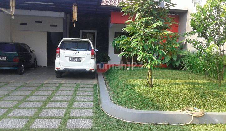 Rumah nyaman dengan halaman besar 2