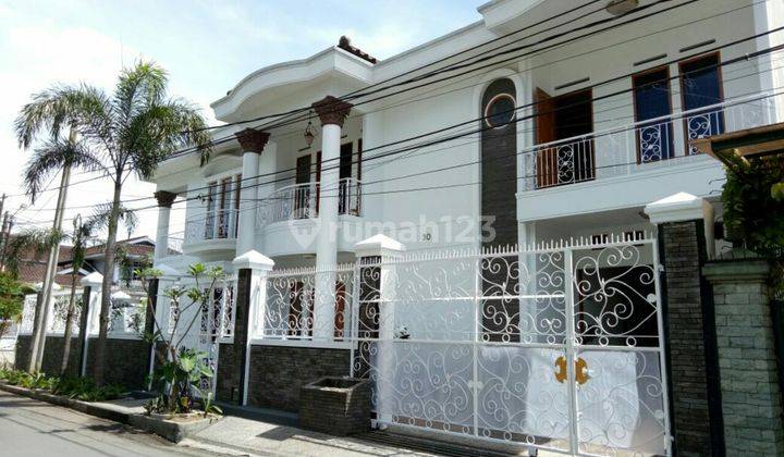 rumah megah cantik di bandung utara sayap dago 1