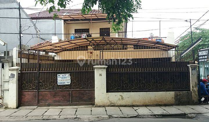 Rumah 2 lt strategis pinggir jalan 1