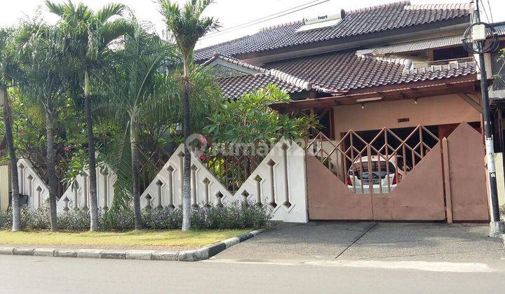 RUMAH 2 LANTAI DI JALAN UTAMA TAMAN ARIES 1