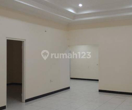 Rumah 1,5 Lantai dan toko di daerah Mantenan Mertoyudan Magelang 2