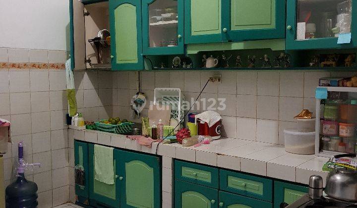 Rumah 2 Lantai Siap Pakai tengah kota di Jl Anggrek 2