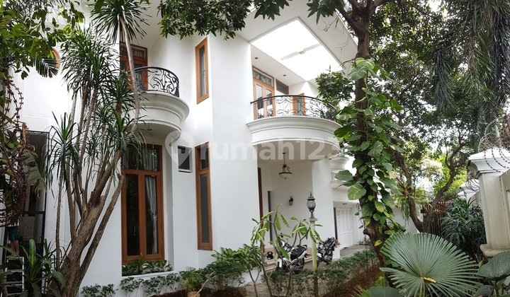 Rumah disewakan di Kemang Dalam 2