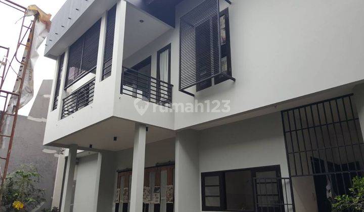 Rumah bangunan baru gaya minimalis di Sidosermo PDK, Surabaya 1