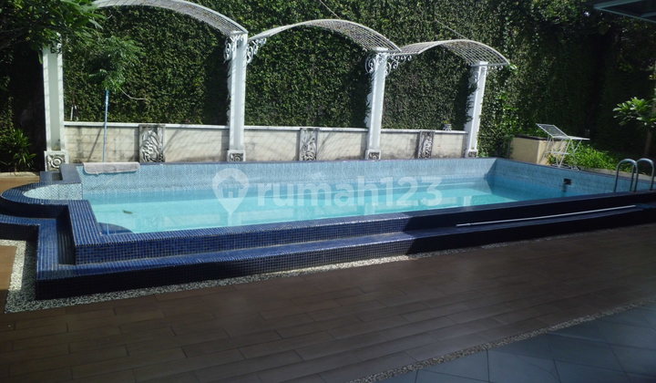 Rumah Bagus Cocok Utk Hunian Or Kantor Parkir Luas Jalan Lebar 2