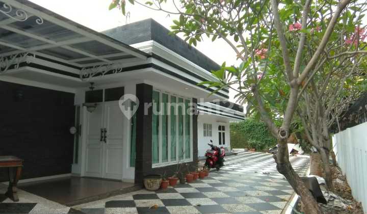 Rumah Bagus Cocok Utk Hunian Or Kantor Parkir Luas Jalan Lebar