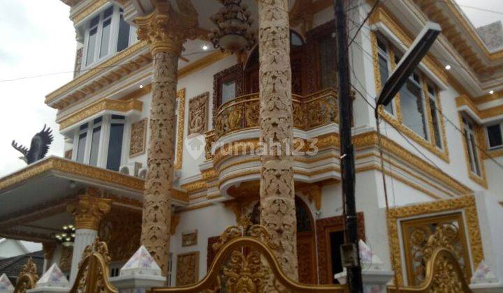 Rumah mewah dengan ornamen unik Baru Siap huni terawat di Kampung ambon Kayu putih 1