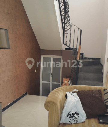 Rumah cantik minimalis Puri Asri 2lt 2