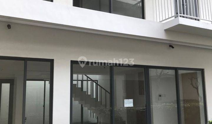 Rumah bentuk Town House di Kemang Jakarta Selatan 2