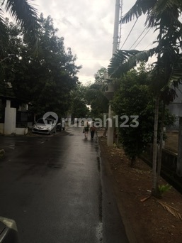 Rumah strategis untuk tempat tinggal  usaha atau kantor dekat rumah sakit dan sekolahan 2