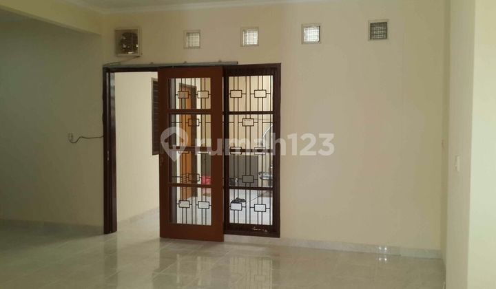 Brigitta Chin- Rumah Siap Huni di Villa Meruya 7X20 Renovated Rp. 1.9M Nego 2