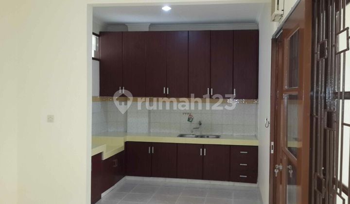 Brigitta Chin- Rumah Siap Huni di Villa Meruya 7X20 Renovated Rp. 1.9M Nego Brigitta Chin- Rumah Siap Huni di Villa Meruya 7X20 Renovated Rp. 1.9M Nego