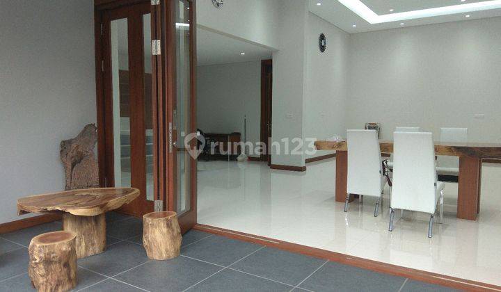 Rumah baru 100% ada kolam renang,  minimalis 2