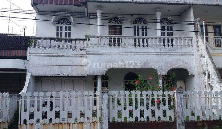 Rumah Komplek Taman Polonia I Perlu Renovasi - R-0077 1