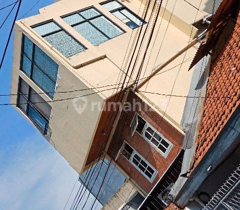 Rumah Kost Mangga Besar Income 1 juta per kamar, 4,5 lantai Cor Beton Full !!! TURUN HARGA !!!! 1